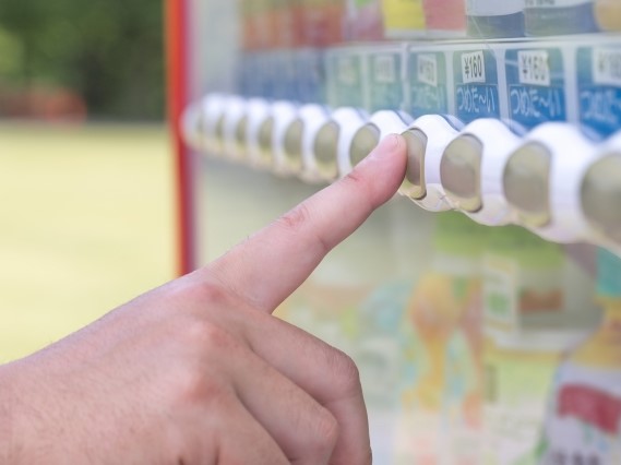 精密機器メーカー向け、自動販売機用制御基板実装