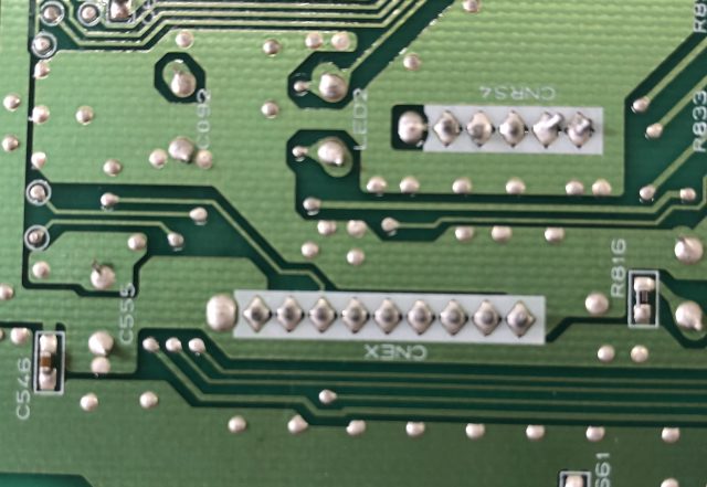 はんだショート不良の原因を特定。ランド形状を楕円形から“ひし形”に設計見直し