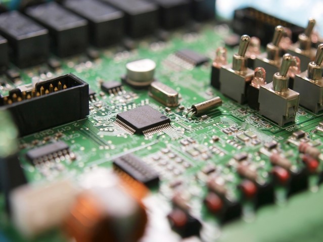 精密機器メーカー向け、呼吸同調機用基板実装