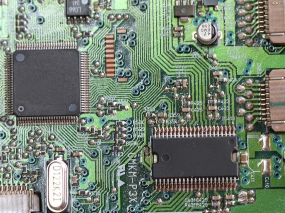 FA機器メーカー向け、長距離アンプ内蔵型光電センサ用基板実装、完成品組立