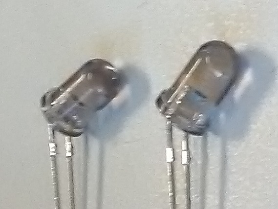 赤外線LEDのリードフォーミングの簡素化 当社の提案