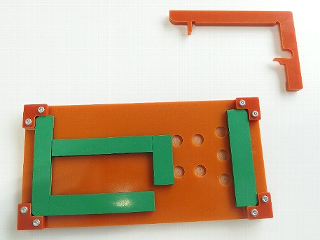 ビス締めの位置決め治具を開発し、繰り返し精度向上