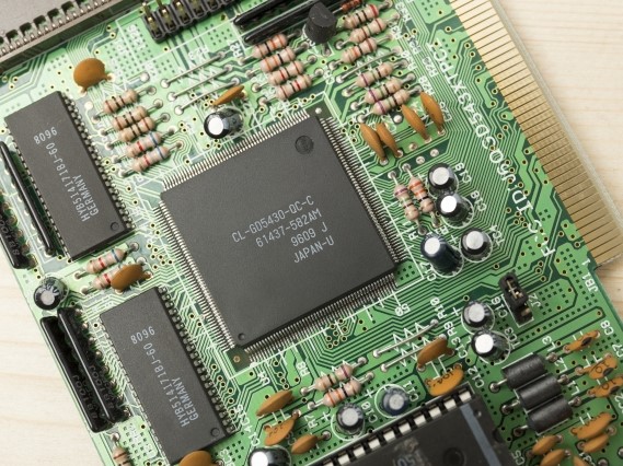 FA機器メーカー向け、カラーセンサー用基板実装、完成品組立