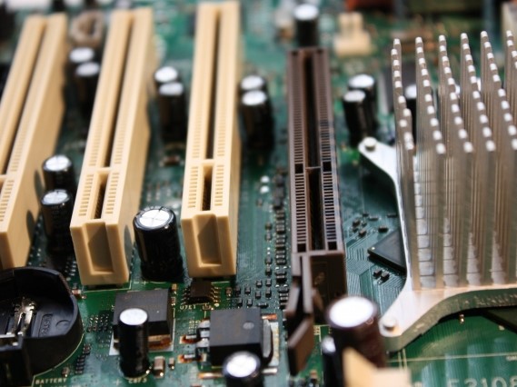 精密機器メーカー向け、大型電動アクチュエータ用基板実装