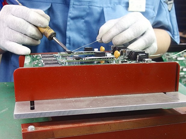 量産基板実装・はんだ付けサービス